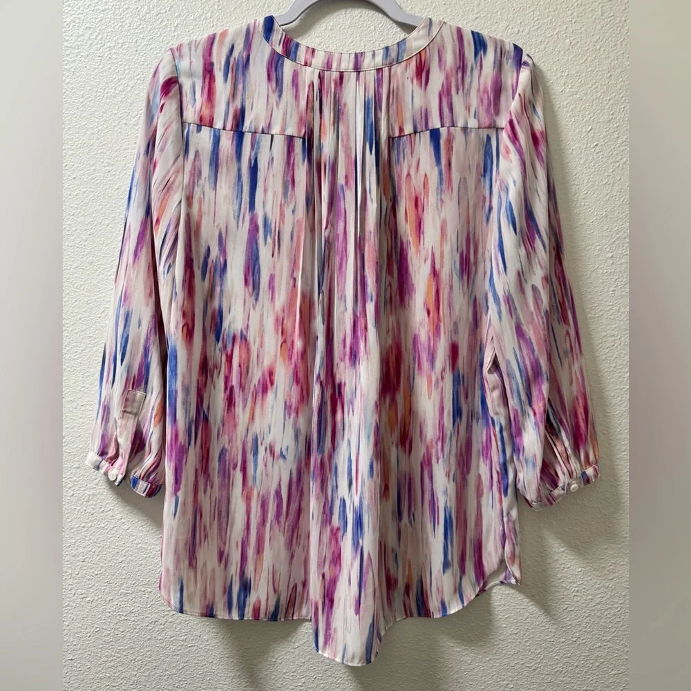 NYDJ Abstract Watercolor Tunic Blouse Top 3/4 Sleeve Pleated Women’s Medium - Picture 2 of 10
